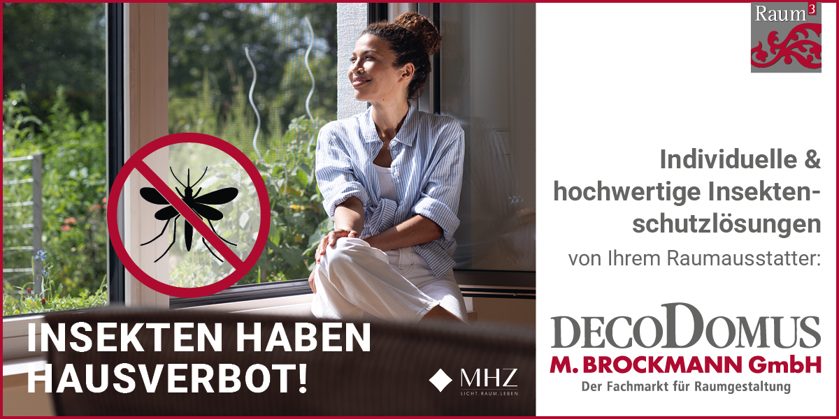 Insekten haben Hausverbot. Eine Frau sitzt innen am fenster mit Insektenschutz.