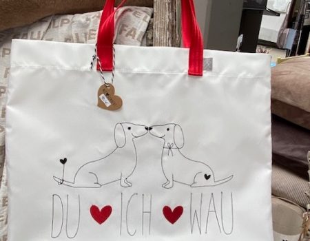 Handgefertigte Tasche mit zwei Dackeln mit Herzen. Slogan: Du, ich, wau